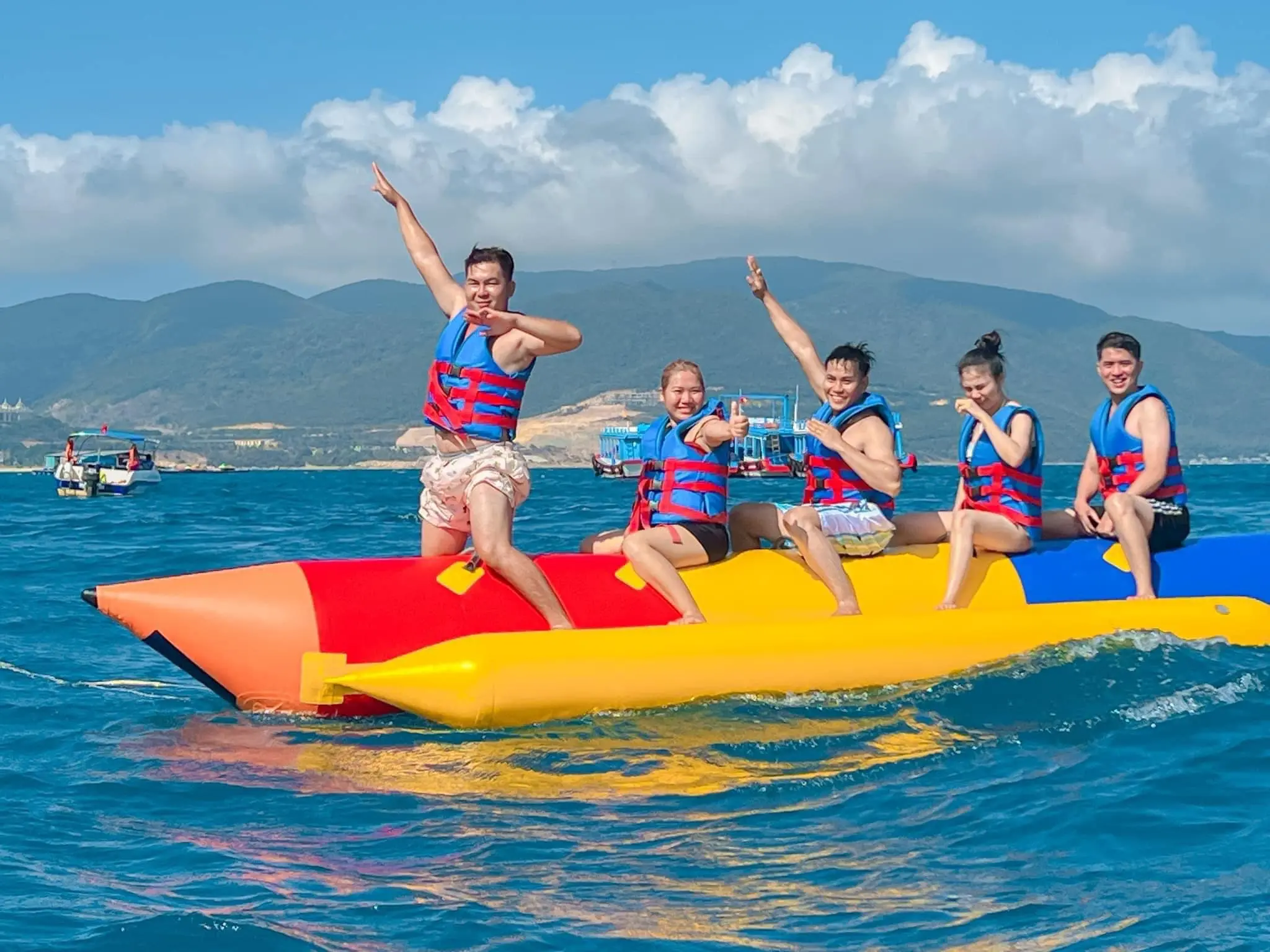 Tour 3 đảo : Bãi Tranh – Làng Chài – Bãi Sỏi ( cano cực hấp dẫn )