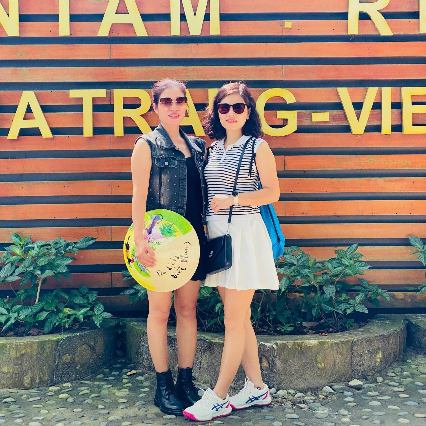 DLV.KM-23 : TOUR HÒN TẰM RESORT